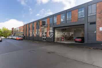 RARE CITY FRINGE INDUSTRIAL WITH PARKING