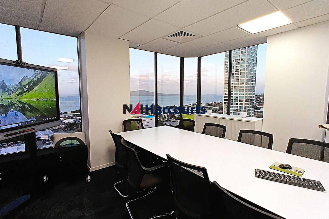 Prestigious Office with Fantastic View - Vista 5