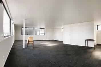 High-Profile 740m2 Industrial Unit