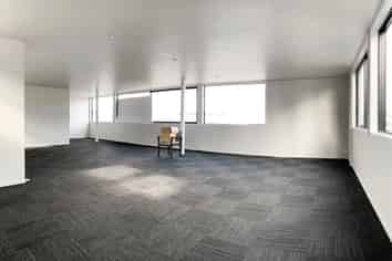High-Profile 740m2 Industrial Unit