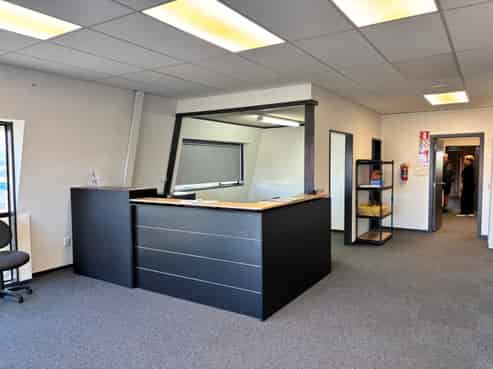 High profile Te Puke office, warehouse & yard!