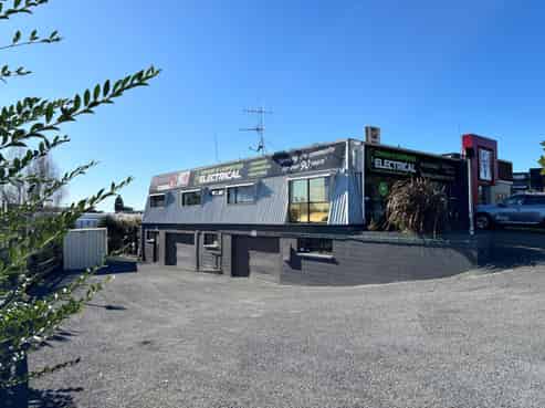 High profile Te Puke office, warehouse & yard!