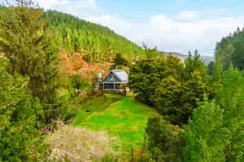 2005 Ongarue Stream Road, Waimiha