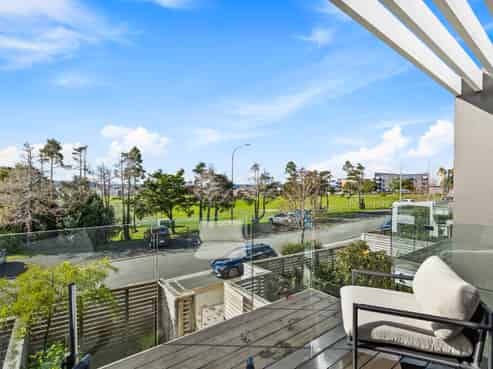 18 Memorial Park Lane, Hobsonville