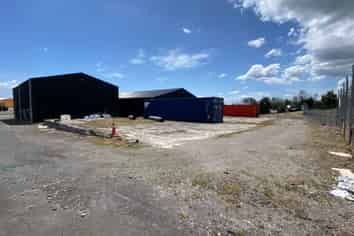 Large Open Warehouse & Yard Available
