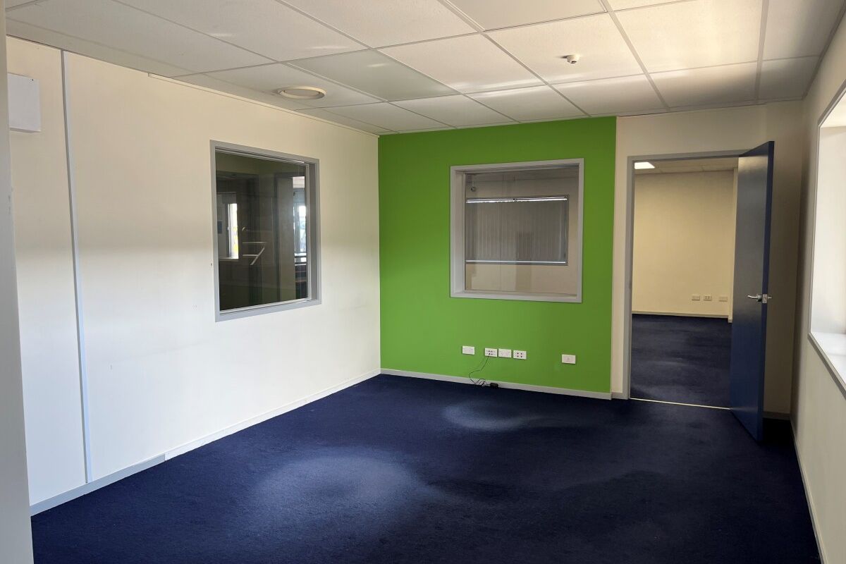 Versatile Office with Logistics - Widok 4