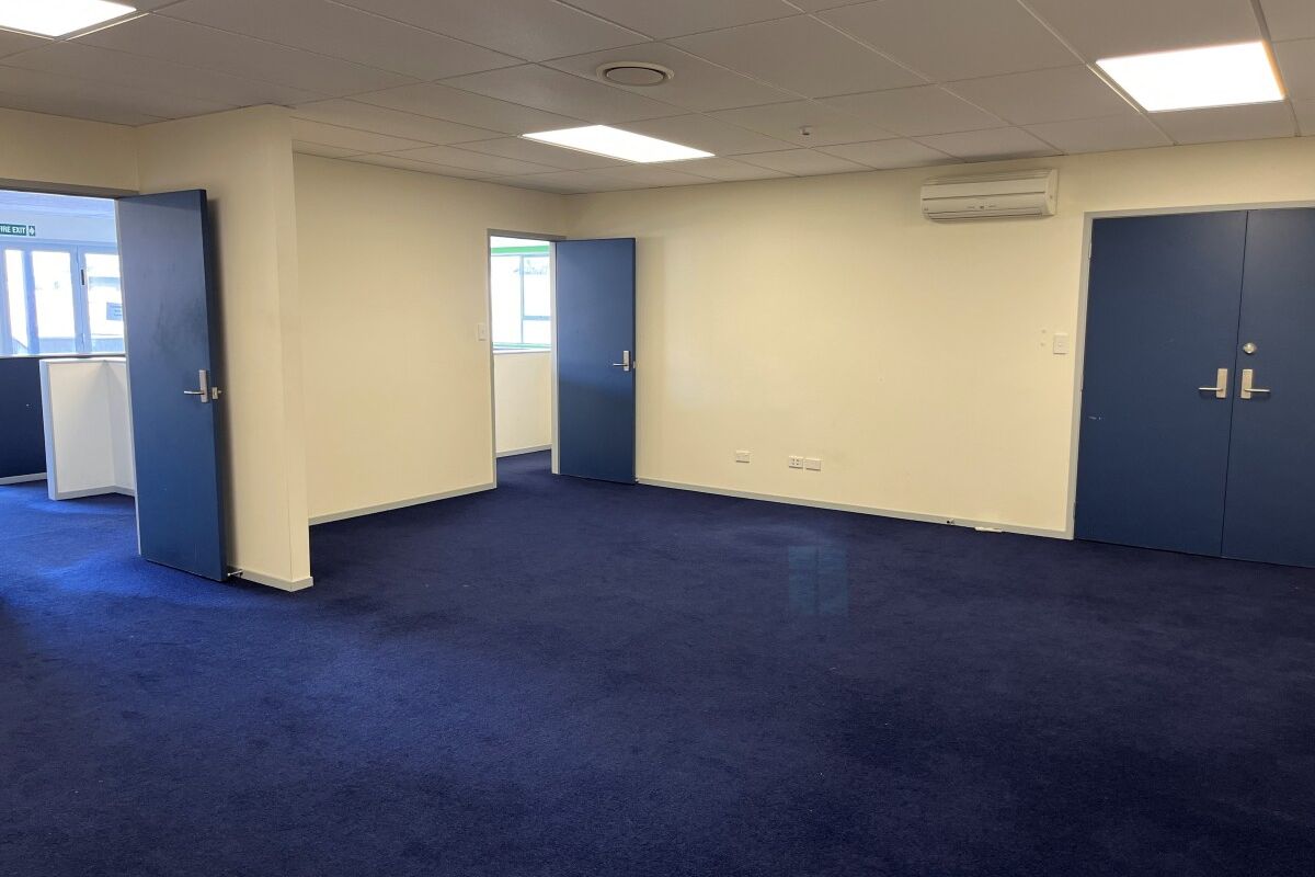 Versatile Office with Logistics - Widok 6