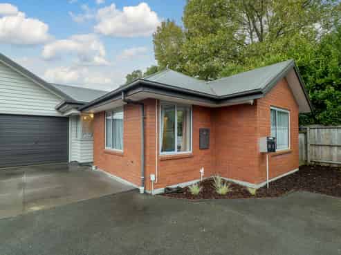 18E Defoe Place, Waltham
