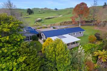 779 Makuri Road, Toko