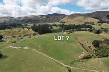  Albert Road Sections, Tokomaru