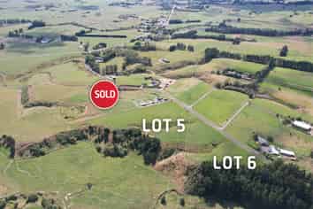  Albert Road Sections, Tokomaru