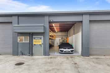 Affordable industrial lockup