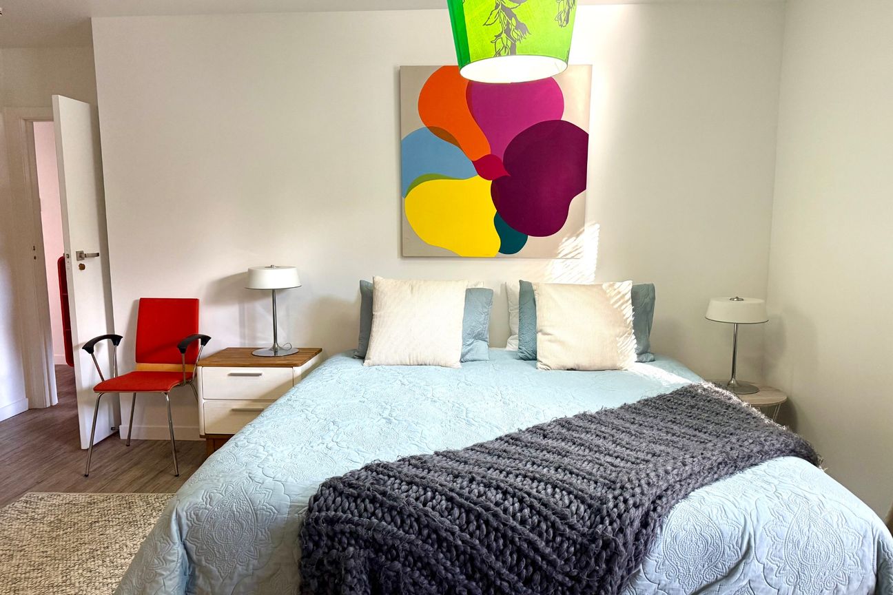 FUNKY FULLY FURNISHED BUNGALOW IN PRIME LOCATION! - Więcej