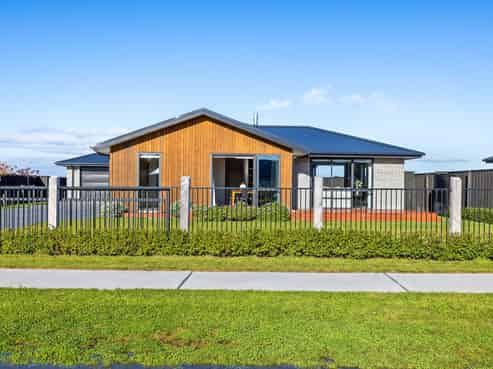 8 Plover Avenue, Amberley