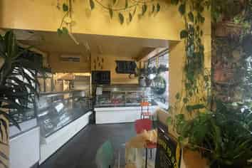 Iconic Bakery in Pt Chev | Available now