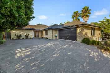 15 Elliot Street, Riverhead