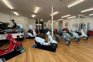 GROUND FLOOR NEWTON RETAIL/SHOWROOM
