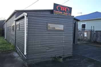 Garage/workshop