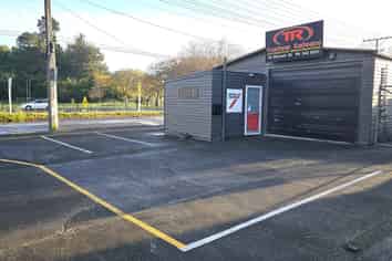 Garage/workshop