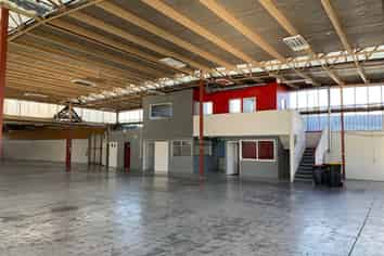 Affordable and Functional Warehouse