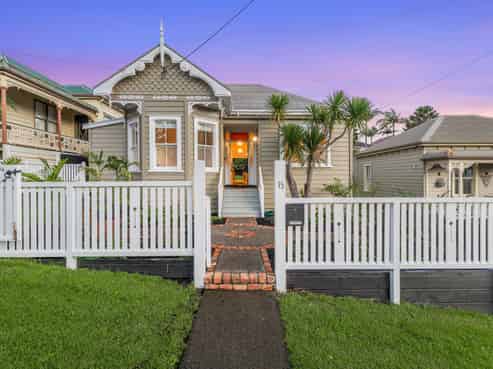 15 Saint Leonards Road, Devonport
