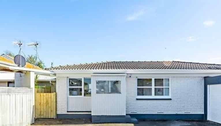2/33A Halsey Road, Manurewa
