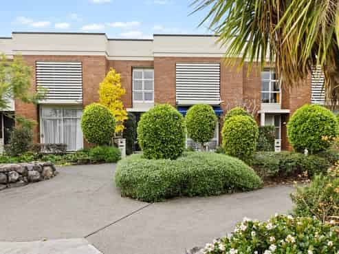 12 Baber Drive, Stonefields