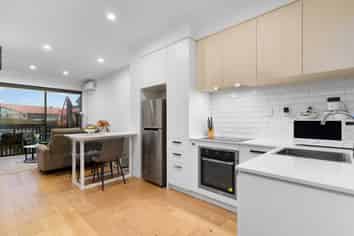83  Waipuhinui Way, Wiri