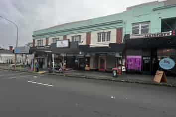 Affordable New North Road retail