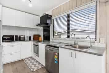 2/12 Bain Place, Bucklands Beach