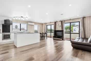 2/12 Bain Place, Bucklands Beach