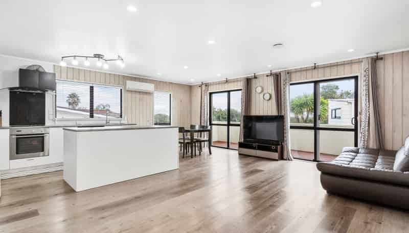 2/12 Bain Place, Bucklands Beach