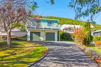 47 Kakariki Grove, Waikanae