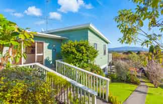 47 Kakariki Grove, Waikanae