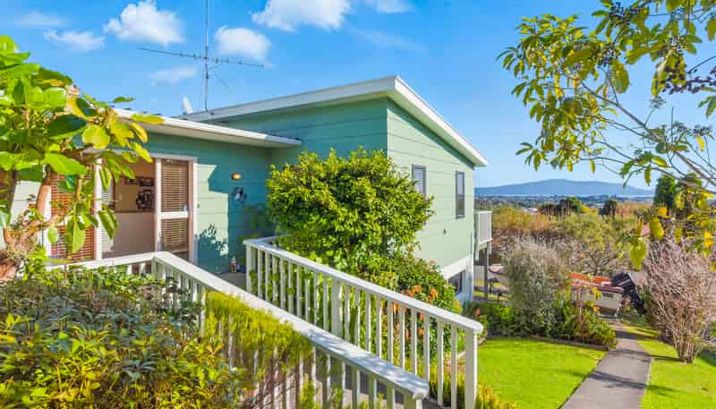 47 Kakariki Grove, Waikanae