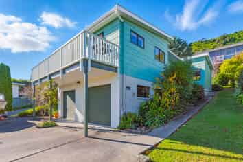 47 Kakariki Grove, Waikanae
