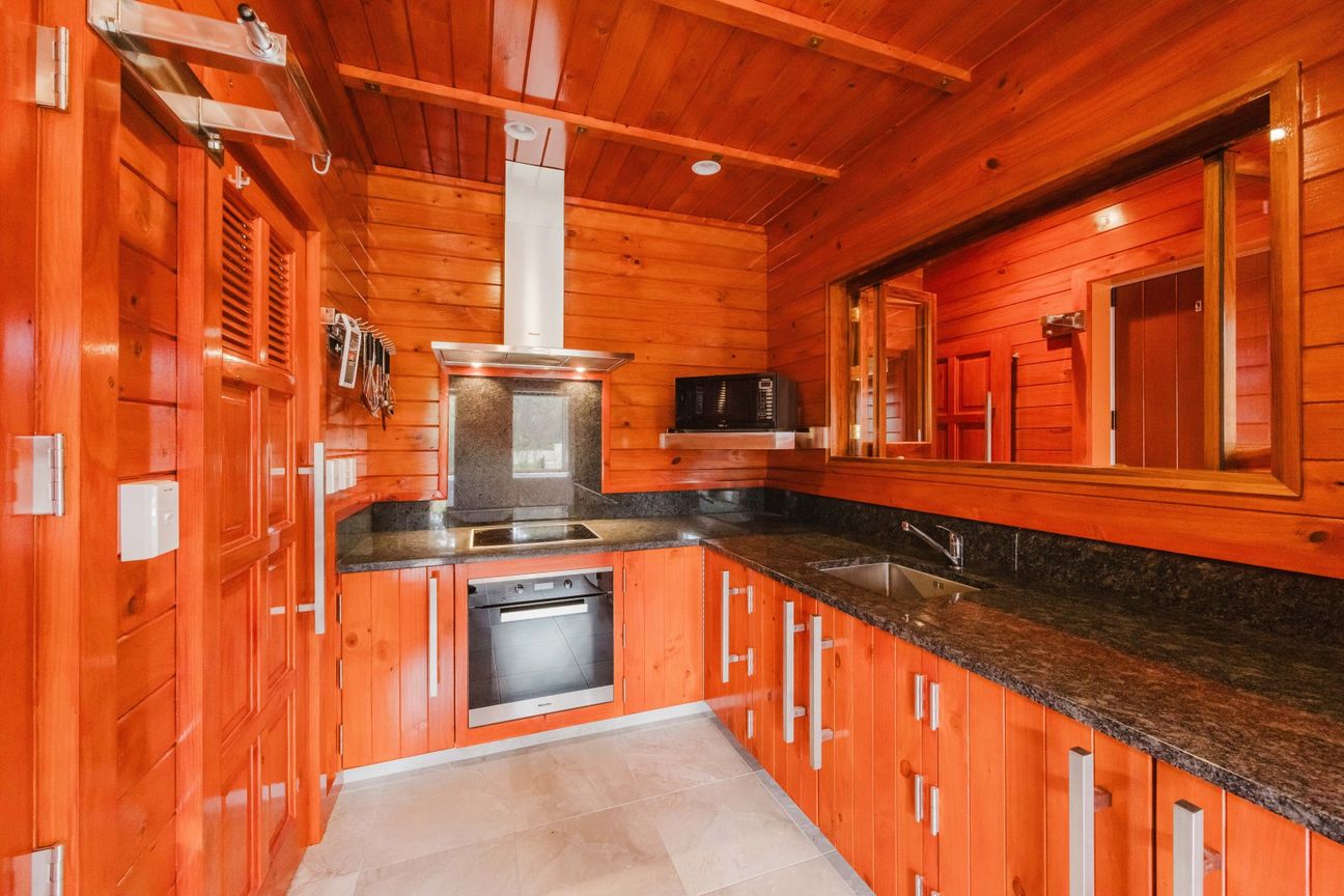 Beautifully finished and ready to enjoy- reduced – pohled 5