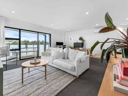 201/28 Shortfin Place, Flat Bush