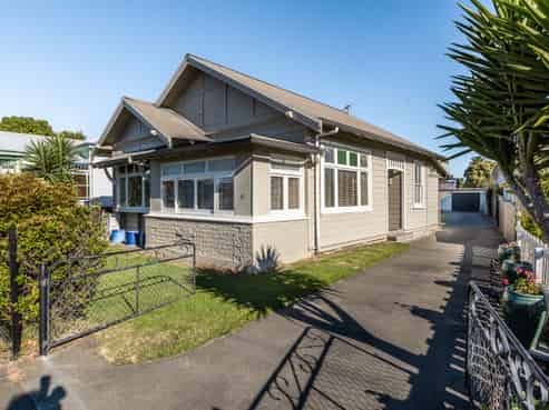 62 Nelson Crescent, Napier South