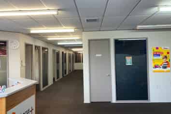 First floor office in shopping centre