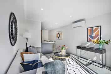 4/11 Celeste Place, Totara Vale