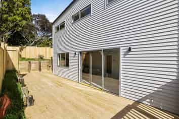4/11 Celeste Place, Totara Vale