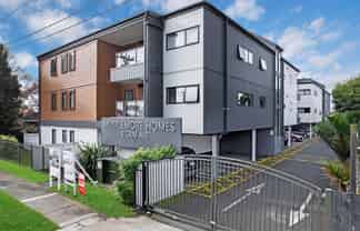 111/8 Gray Avenue, Mangere East