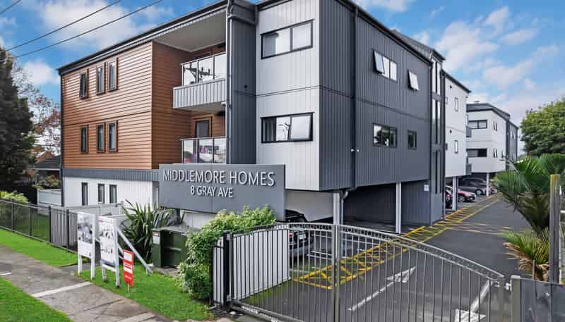 111/8 Gray Avenue, Mangere East