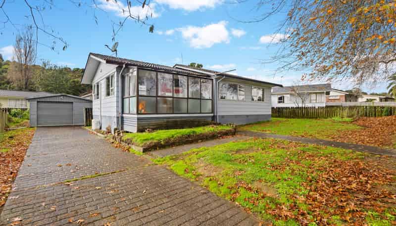 24 Redcrest Avenue, Red Hill