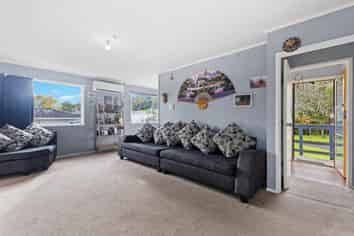 24 Redcrest Avenue, Red Hill