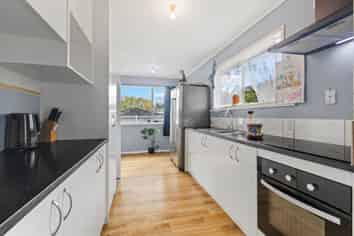 24 Redcrest Avenue, Red Hill