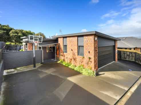 18 Galea Grove, Kelvin Grove