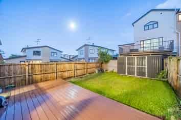 28/172 Mcleod Road, Te Atatu South