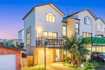 28/172 Mcleod Road, Te Atatu South